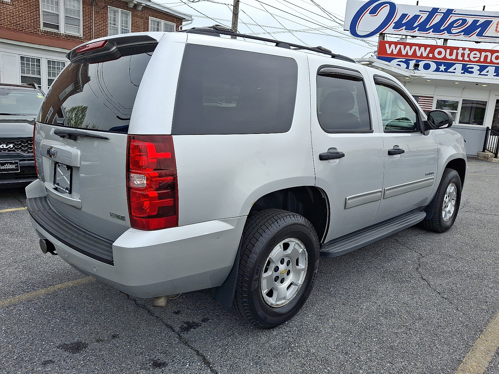 Used 2010 Chevrolet Tahoe LS w/ Convenience Package AWD/4WD image 5