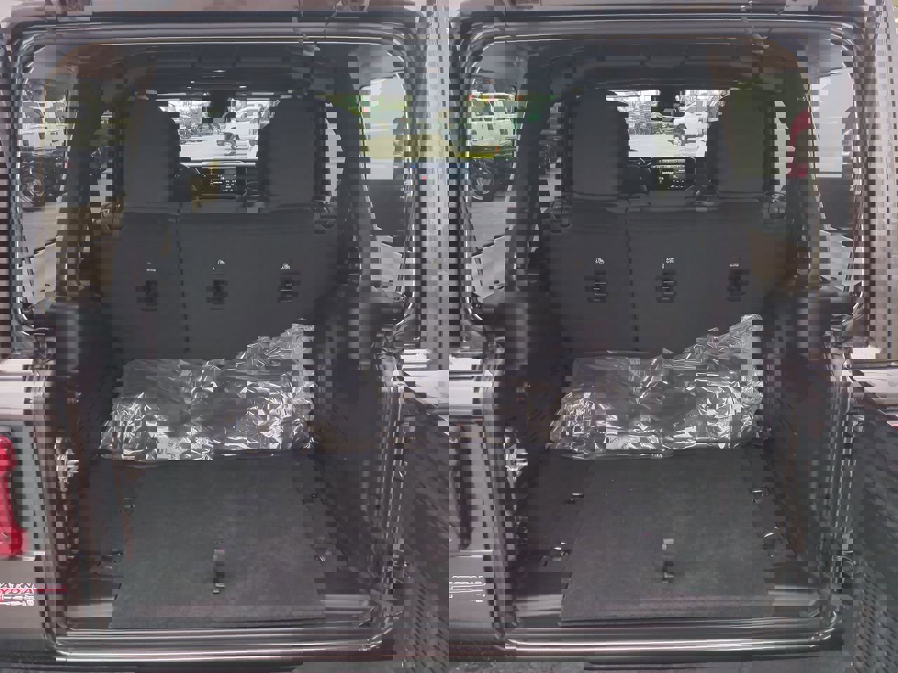 Used 2026 Jeep Wrangler Unlimited Rubicon image 12