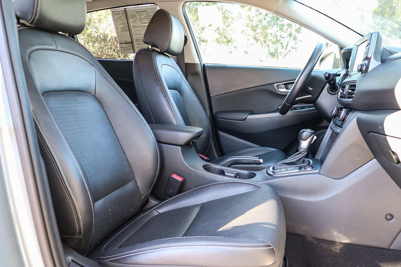 Used 2021 Hyundai Kona Limited w/ Cargo Package AWD/4WD image 15
