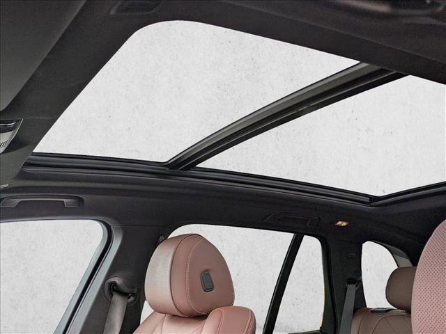 Used 2024 BMW X5 xDrive40i w/ Premium Package image 16