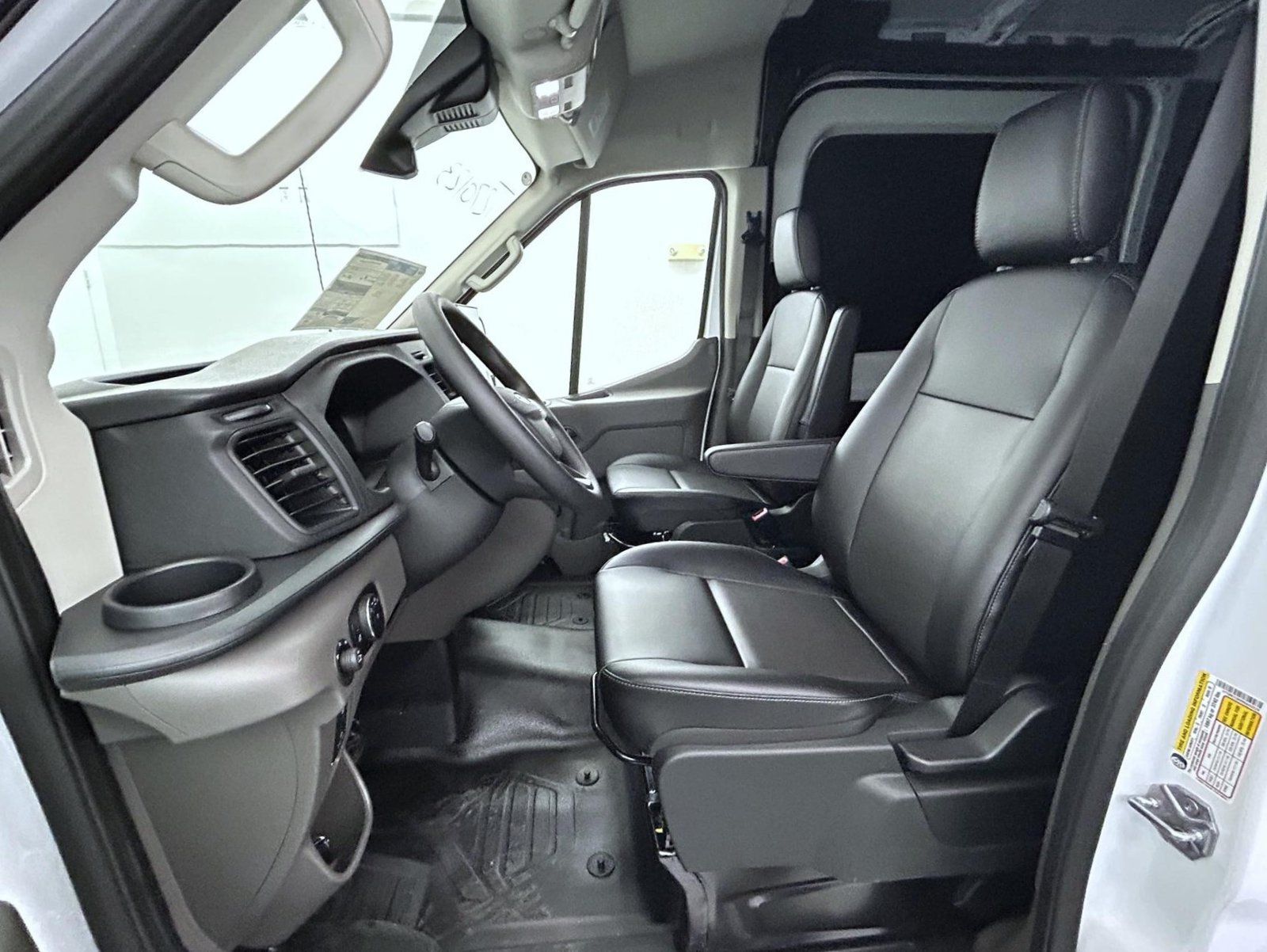 New 2027 Ford Transit 250 148 Medium Roof w/ Load Area Protection Package RWD image 10