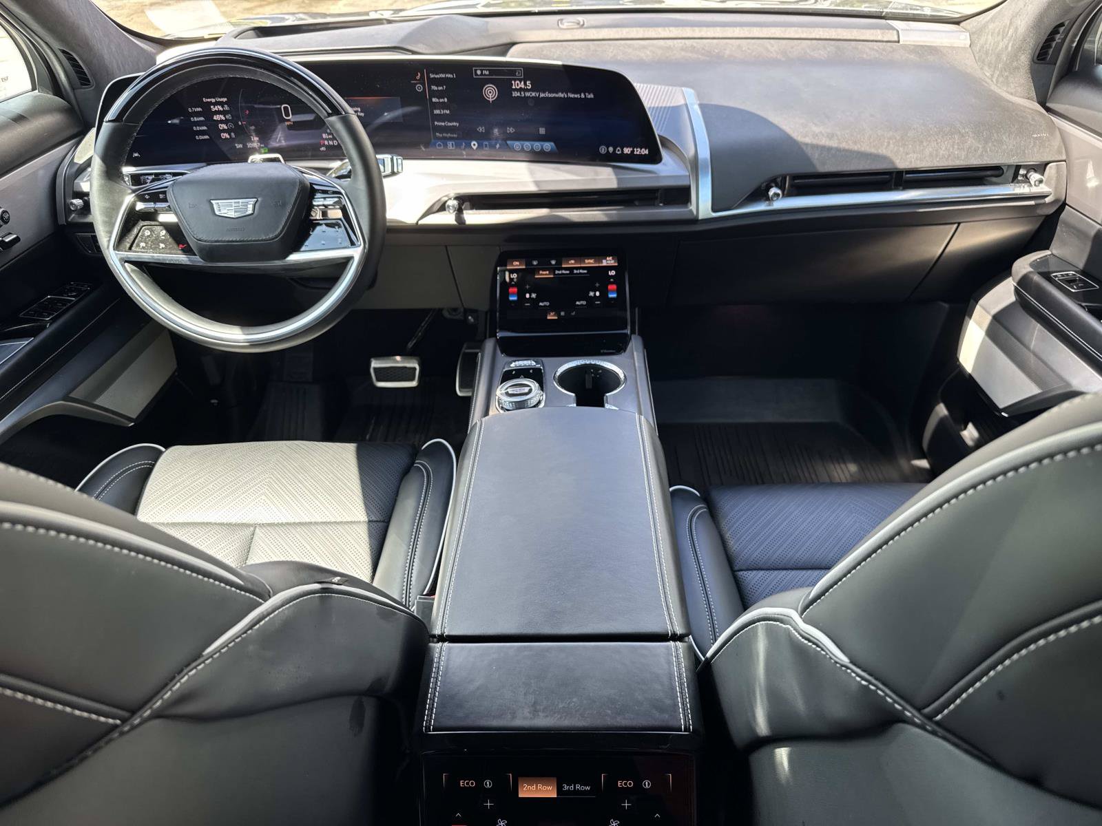 Used 2026 Cadillac Vistiq Premium Luxury w/ LPO, Floor Liner Package AWD/4WD image 27