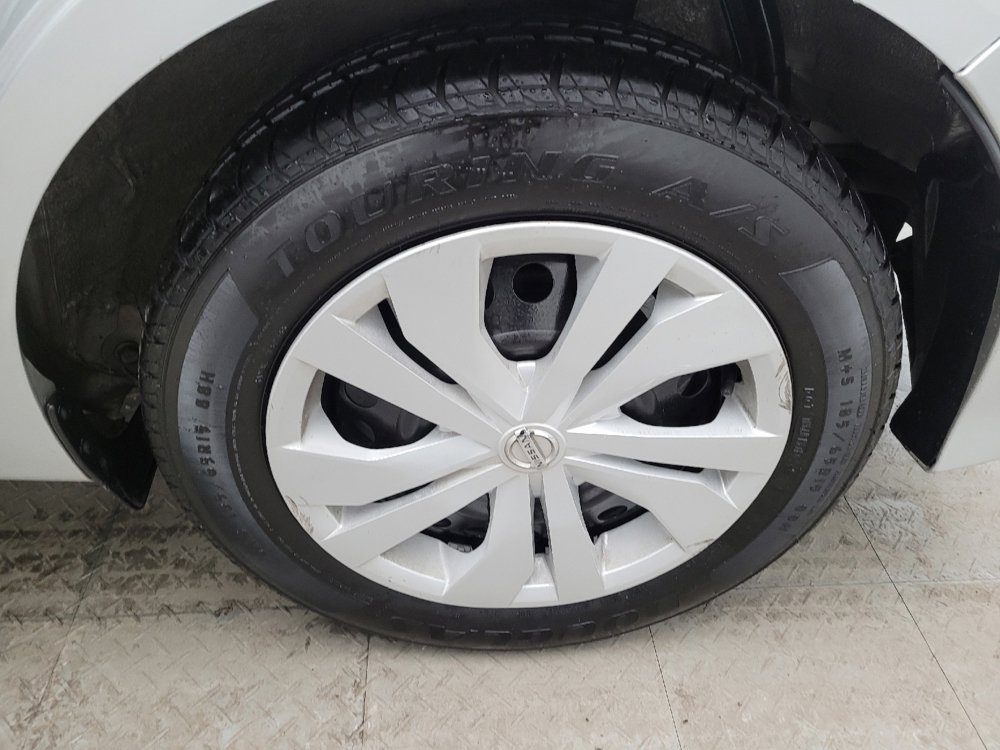 Used 2018 Nissan Versa Note SV FWD image 31
