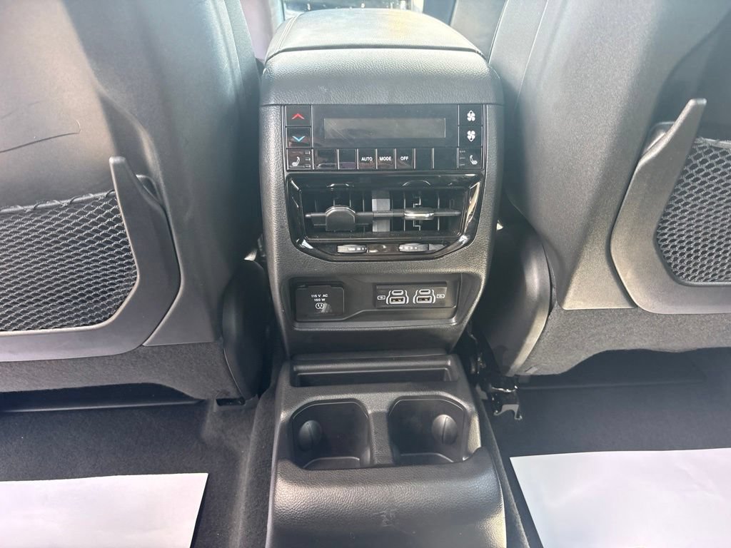 Used 2023 Jeep Grand Cherokee L Limited AWD/4WD image 32