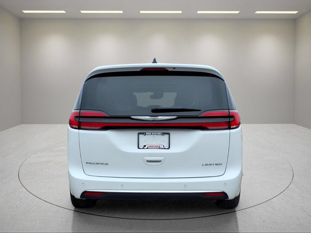 Used 2024 Chrysler Pacifica Limited FWD image 24