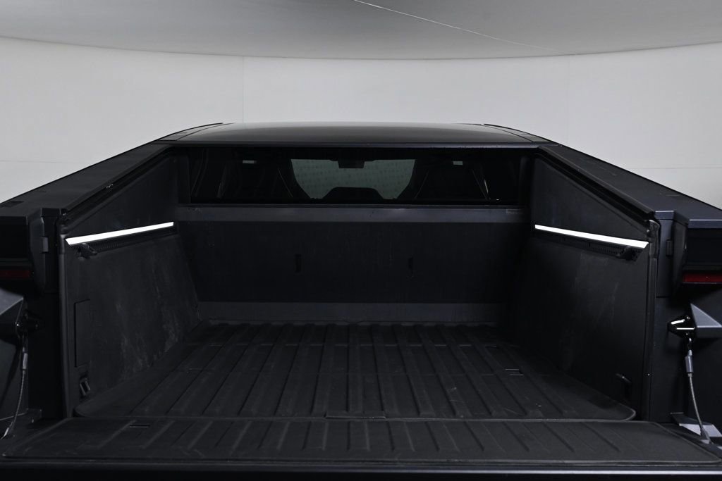 Used 2024 Tesla Cybertruck AWD Crew Cab image 19