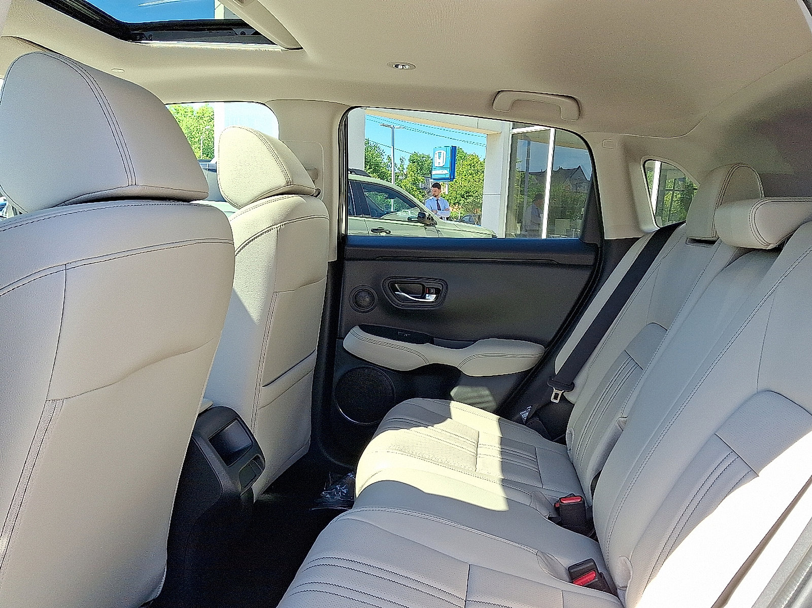 Certified 2027 Honda HR-V EX-L image 6