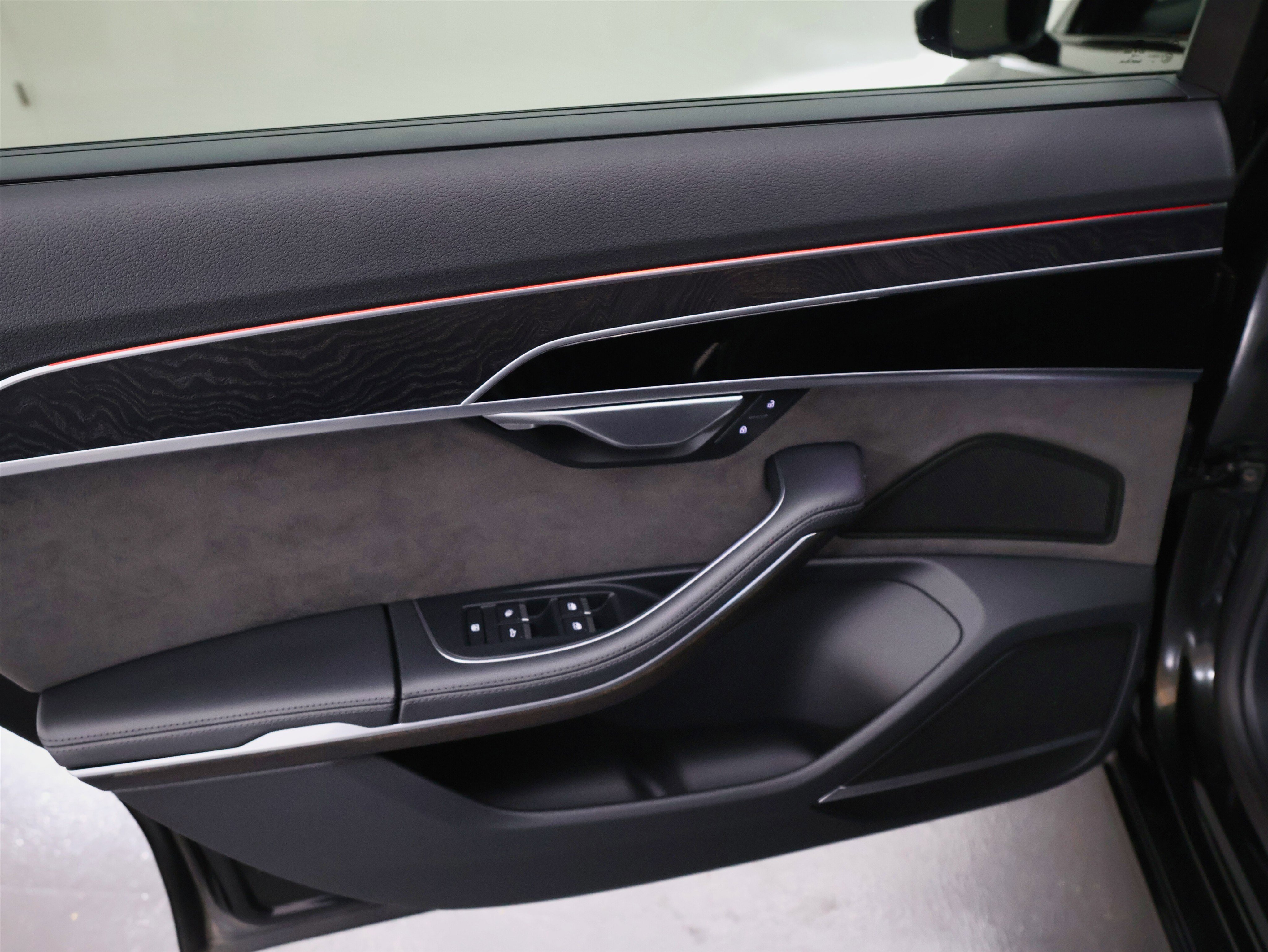 Used 2020 Audi A8 L 4.0T w/ Executive Package image 37