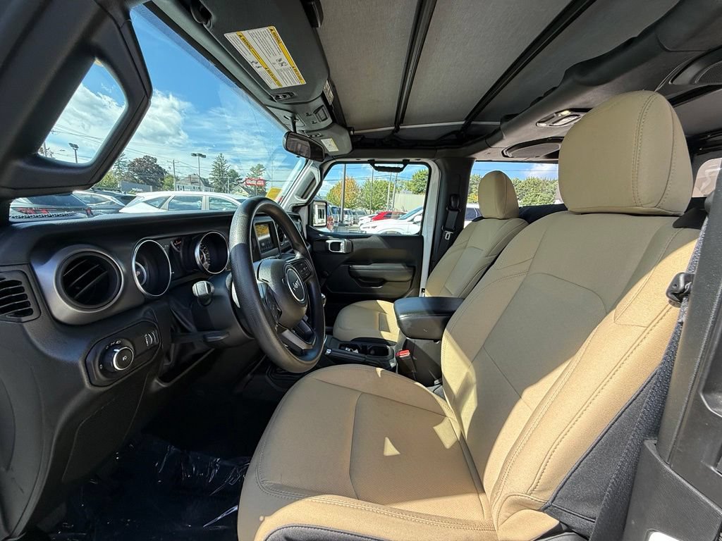 Used 2023 Jeep Wrangler Sport AWD/4WD image 17