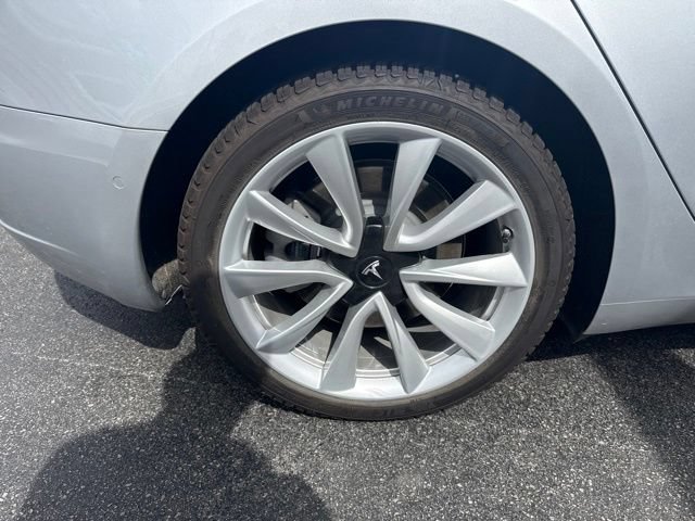 Used 2018 Tesla Model 3 Long Range RWD image 17