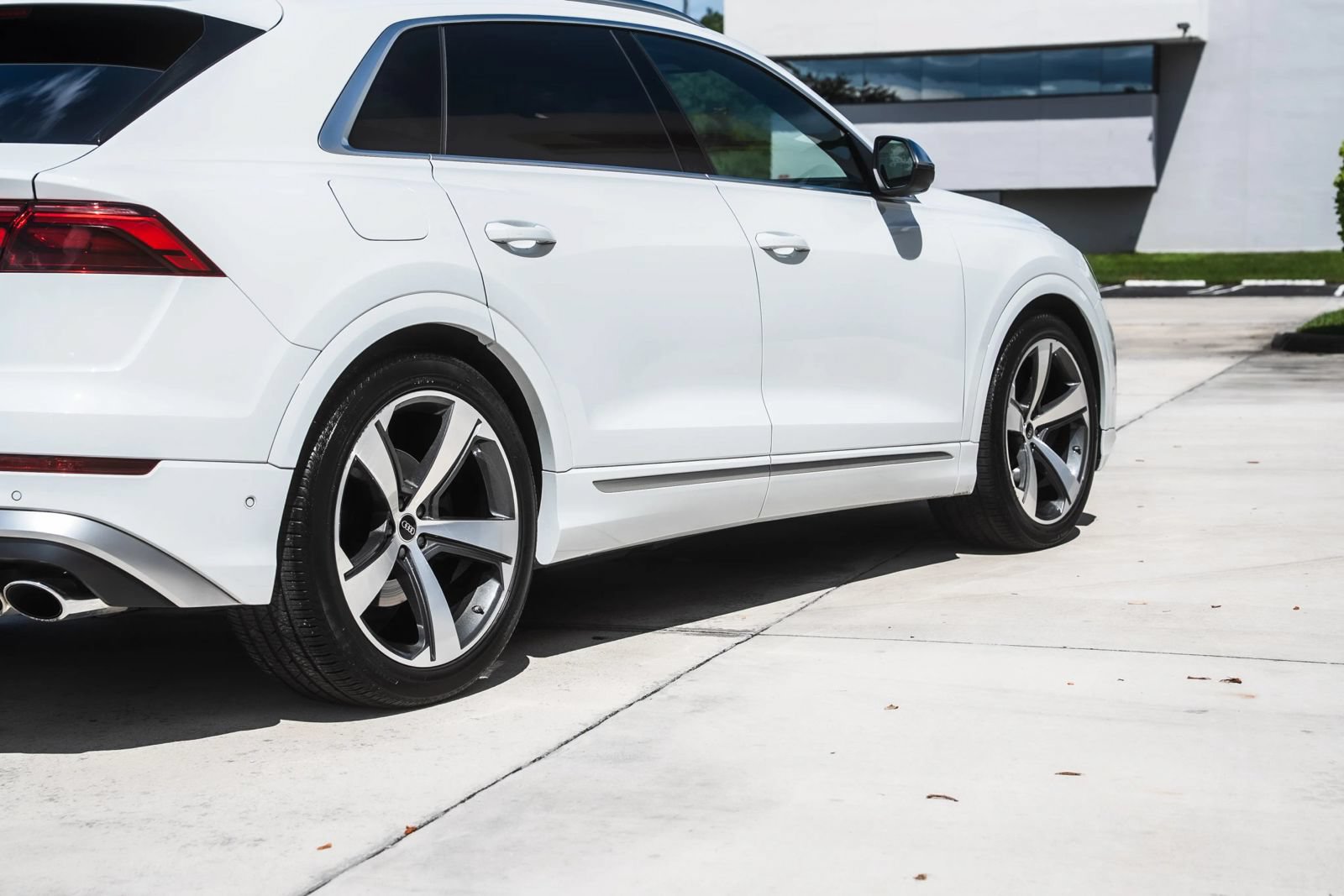 Used 2024 Audi SQ8 Prestige w/ Prestige Package AWD/4WD image 5