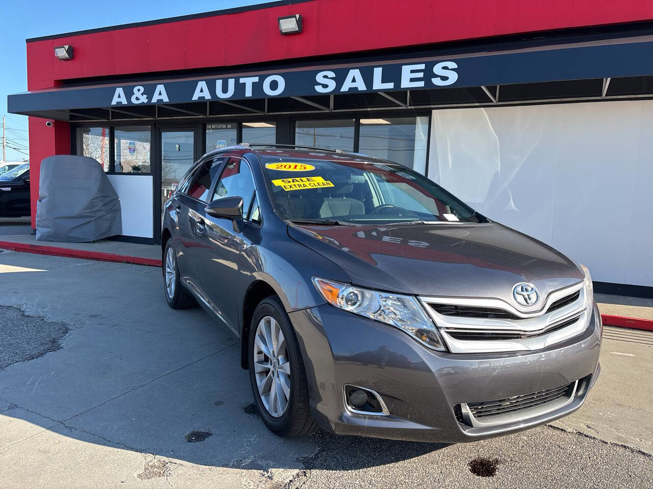 Used 2015 Toyota Venza LE AWD/4WD image 1