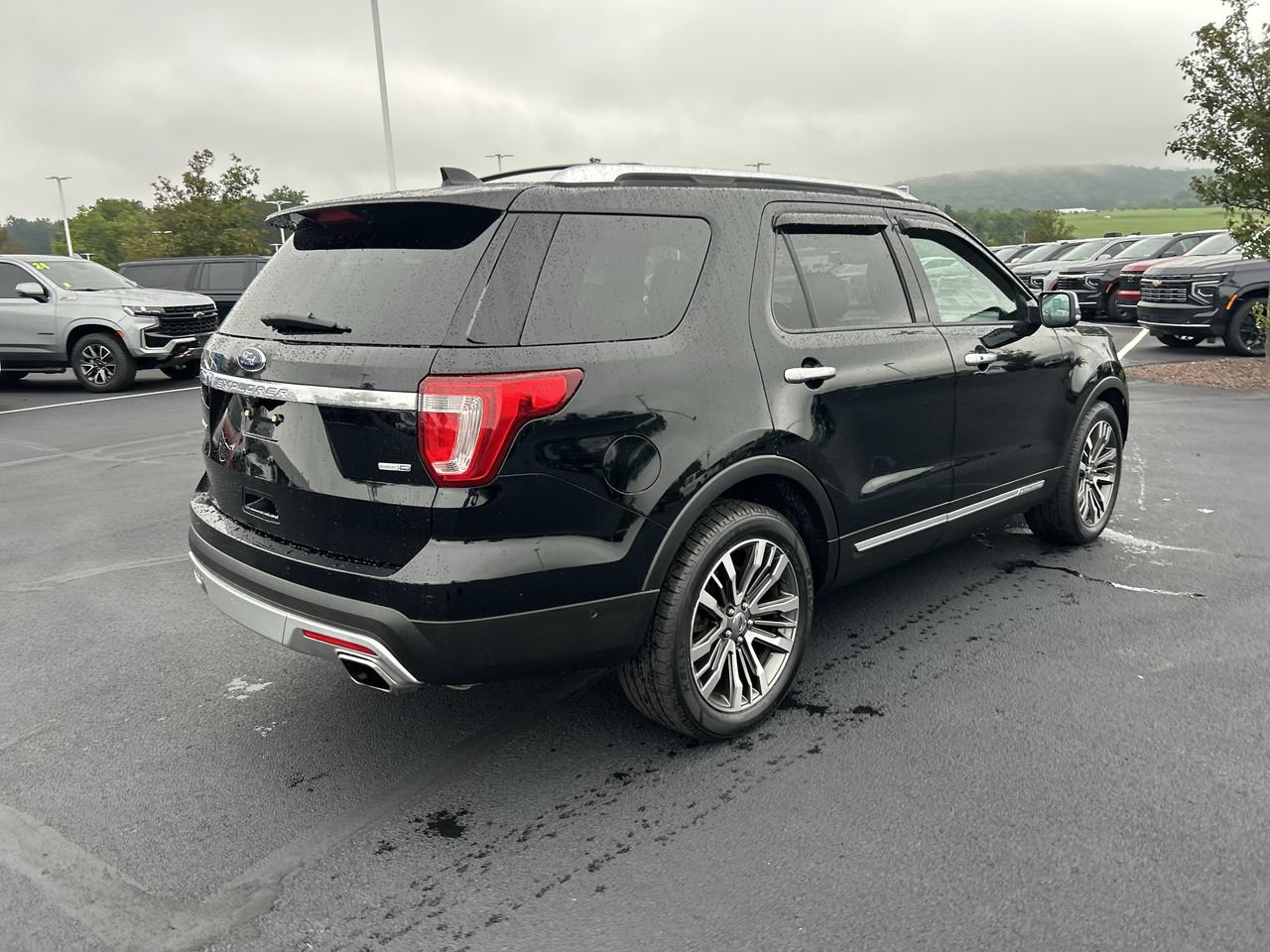 Used 2017 Ford Explorer Platinum AWD/4WD image 7