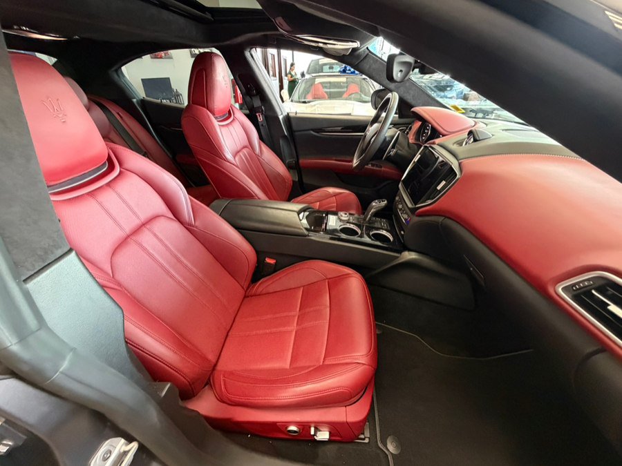 Used 2022 Maserati Ghibli Modena RWD image 42