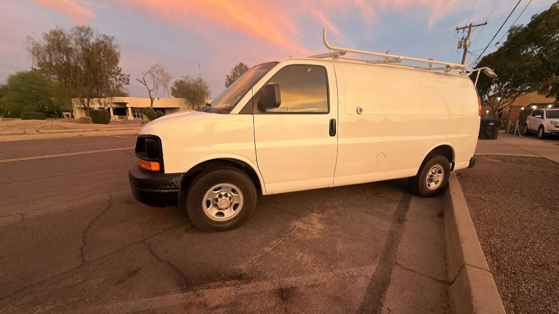 Used 2010 Chevrolet Express 2500 RWD image 11