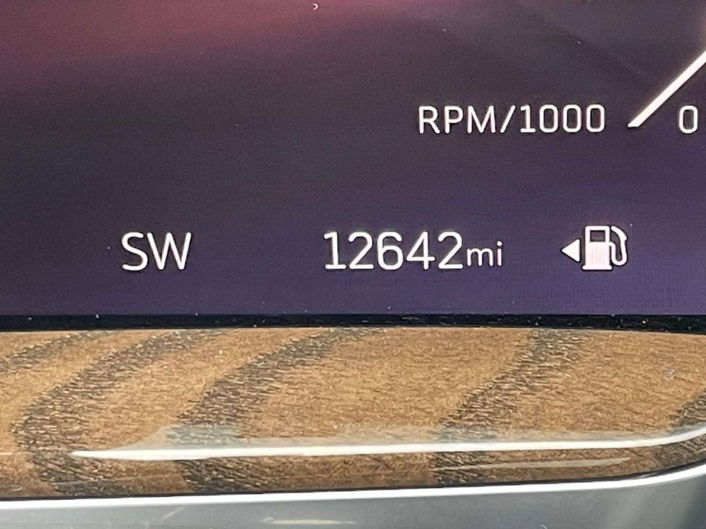 Certified 2025 Cadillac Escalade ESV Sport Platinum image 29