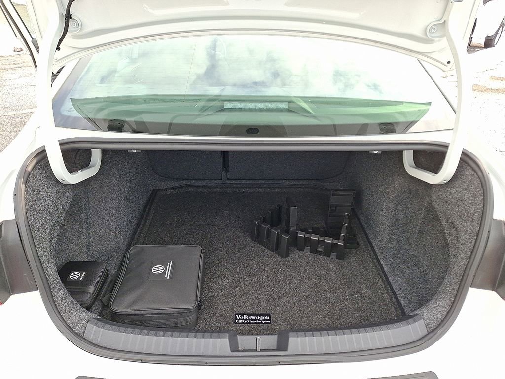 Used 2023 Volkswagen Jetta Sport image 29