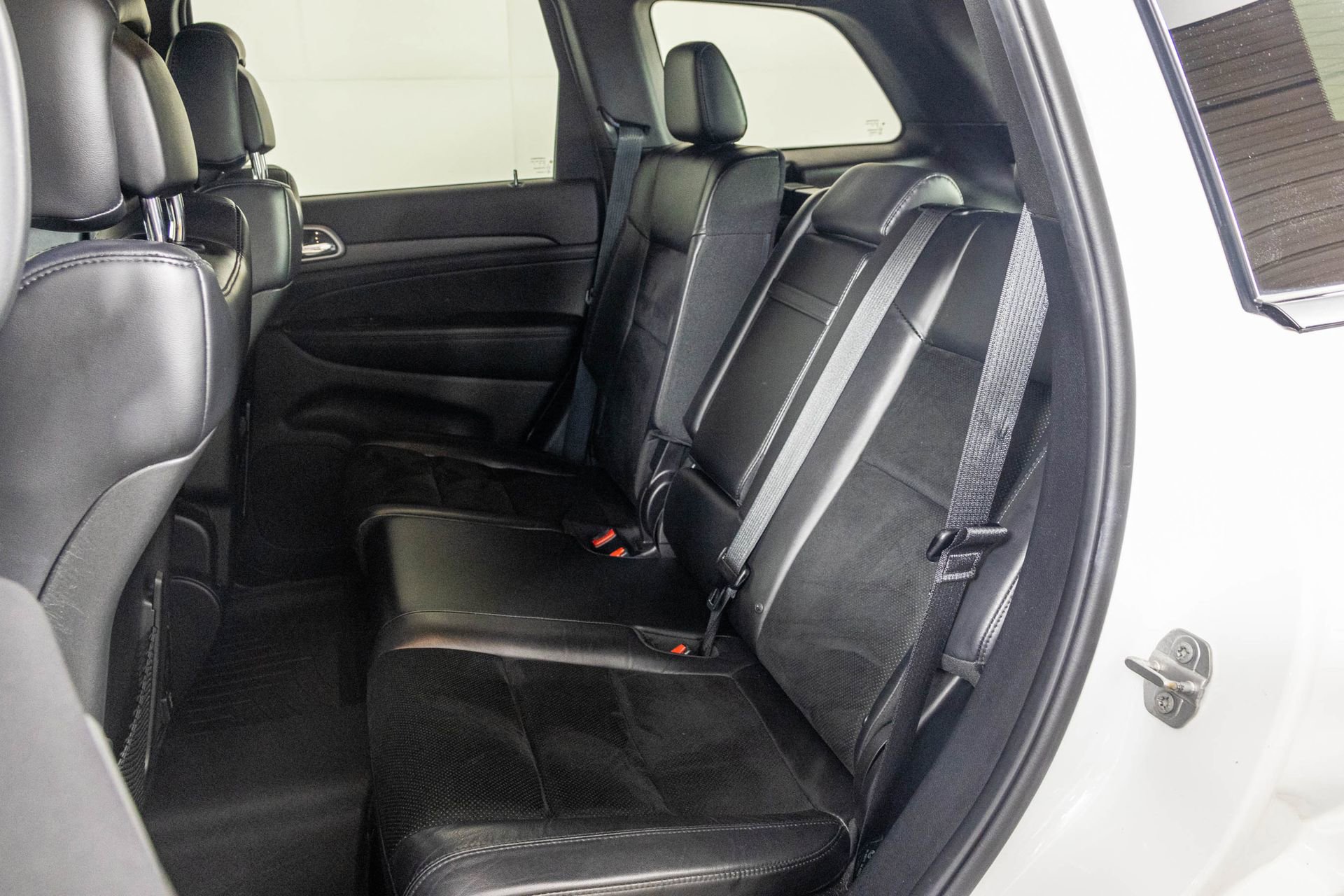 Used 2018 Jeep Grand Cherokee Altitude image 40