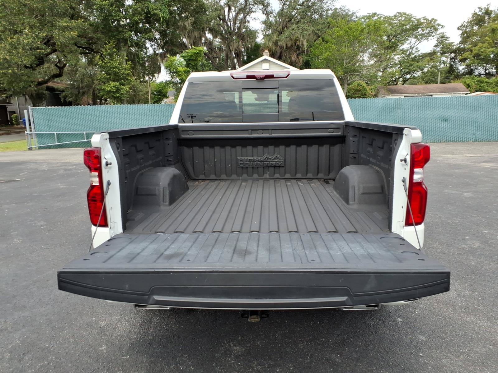 Used 2024 Chevrolet Silverado 1500 High Country w/ Technology Package AWD/4WD image 18