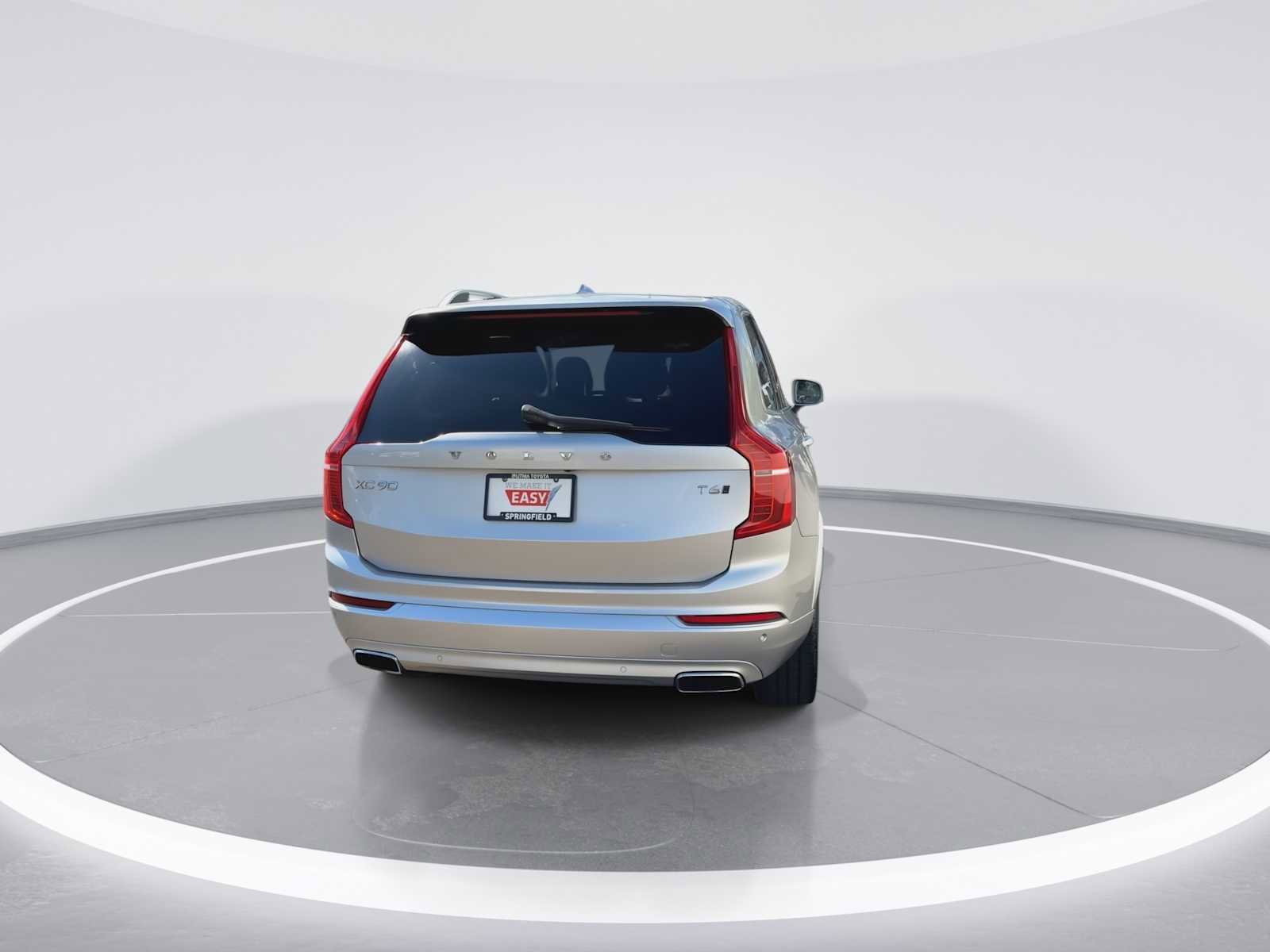 Used 2017 Volvo XC90 T6 Momentum w/ Vision Package image 7