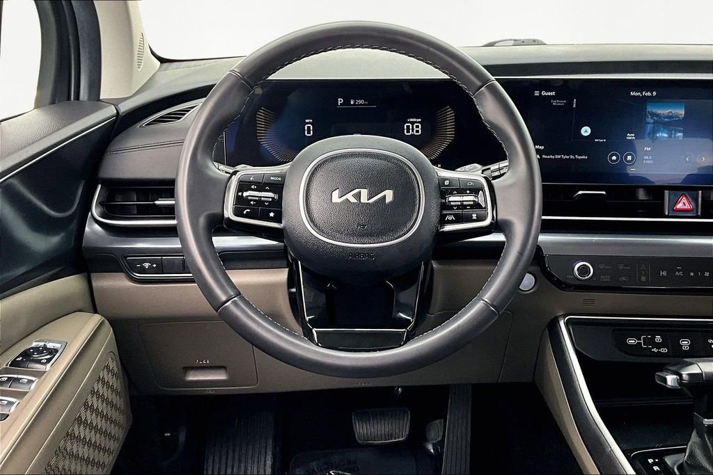 Used 2025 Kia Carnival image 5