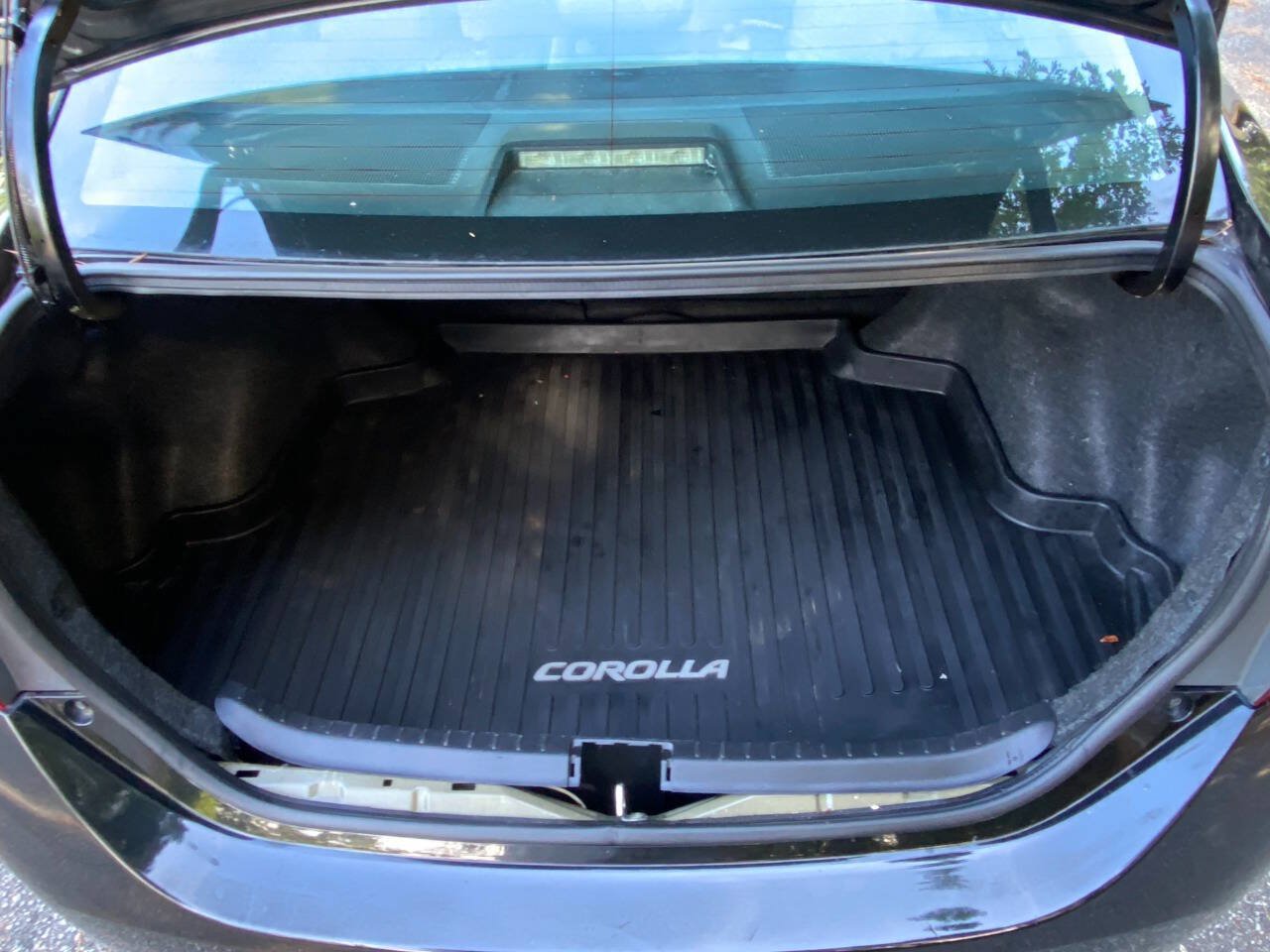 Used 2019 Toyota Corolla LE FWD image 39
