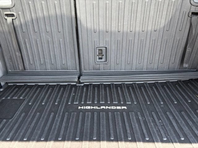 Used 2021 Toyota Highlander Limited AWD/4WD image 17