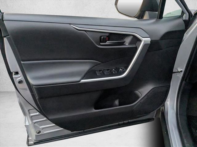 Used 2022 Toyota RAV4 LE image 13