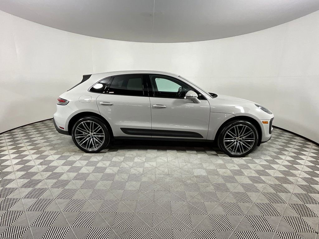 Used 2023 Porsche Macan Turbo image 5