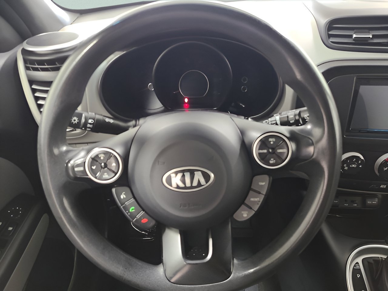 Used 2014 Kia Soul + FWD image 21