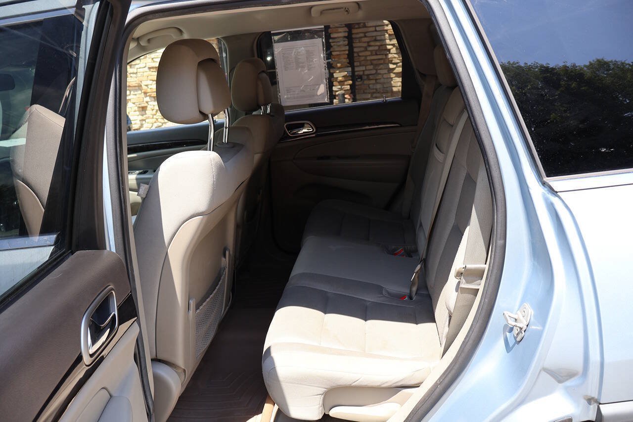Used 2012 Jeep Grand Cherokee Laredo AWD/4WD image 18
