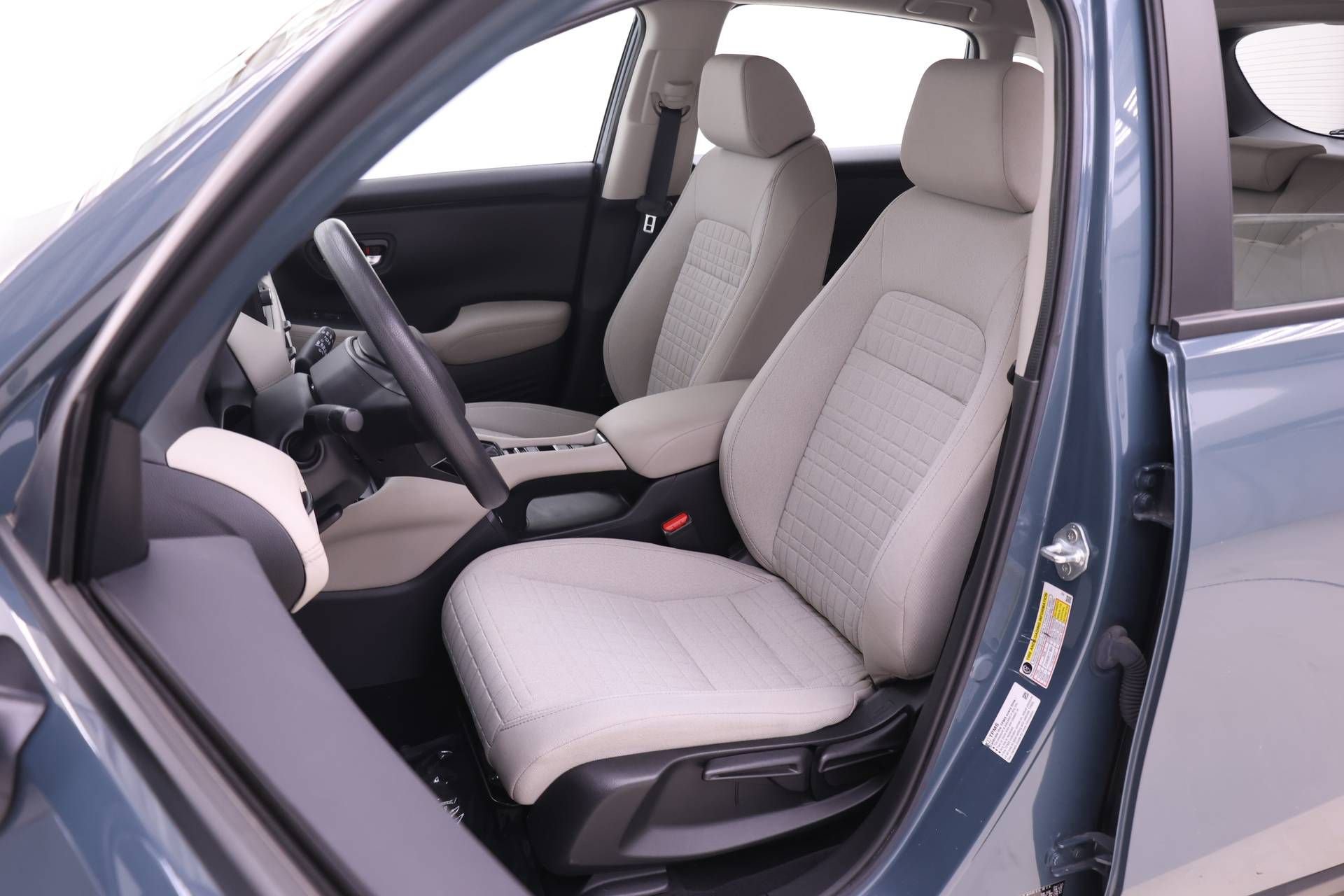 Certified 2023 Honda HR-V LX image 4