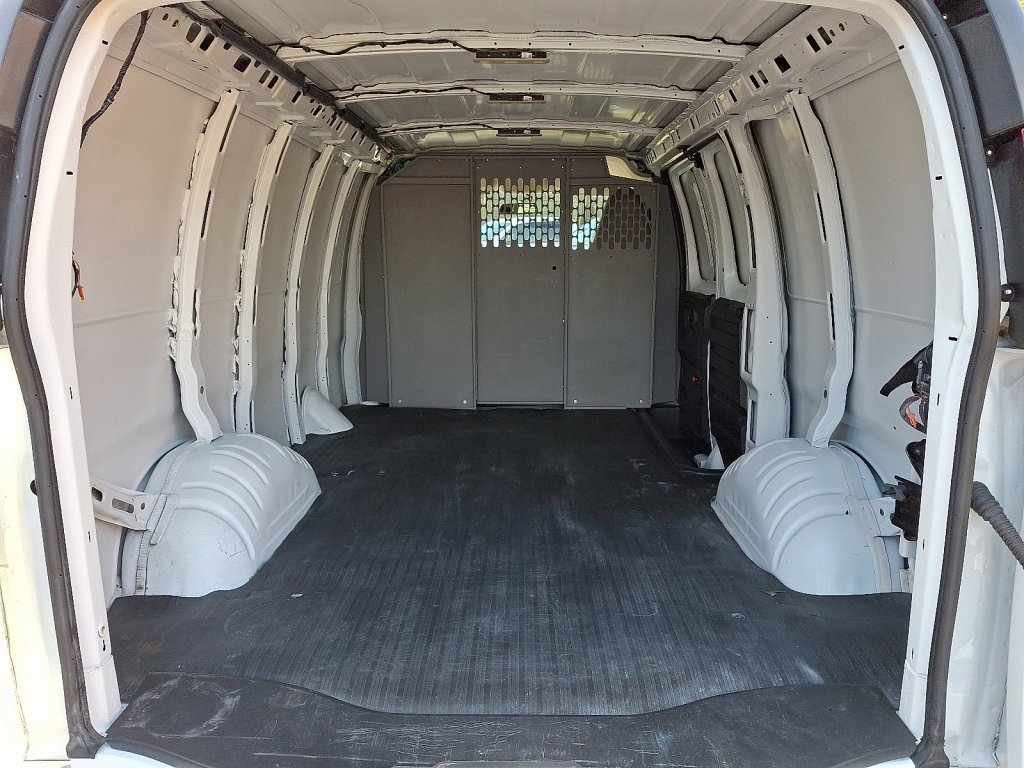 Used 2023 Chevrolet Express 2500 w/ Driver Convenience Package image 15