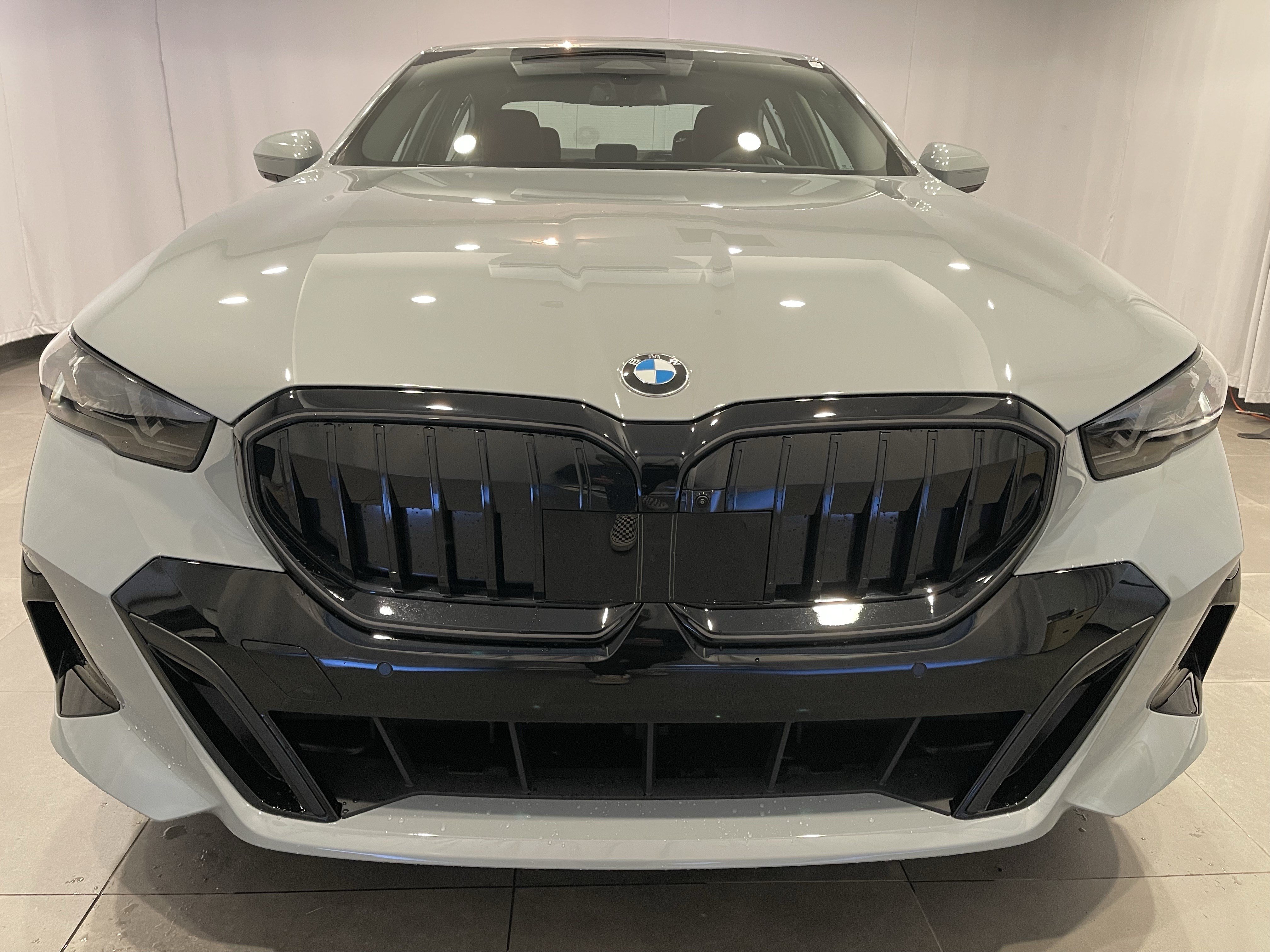 New 2027 BMW 540i xDrive w/ M Sport Package AWD/4WD image 2