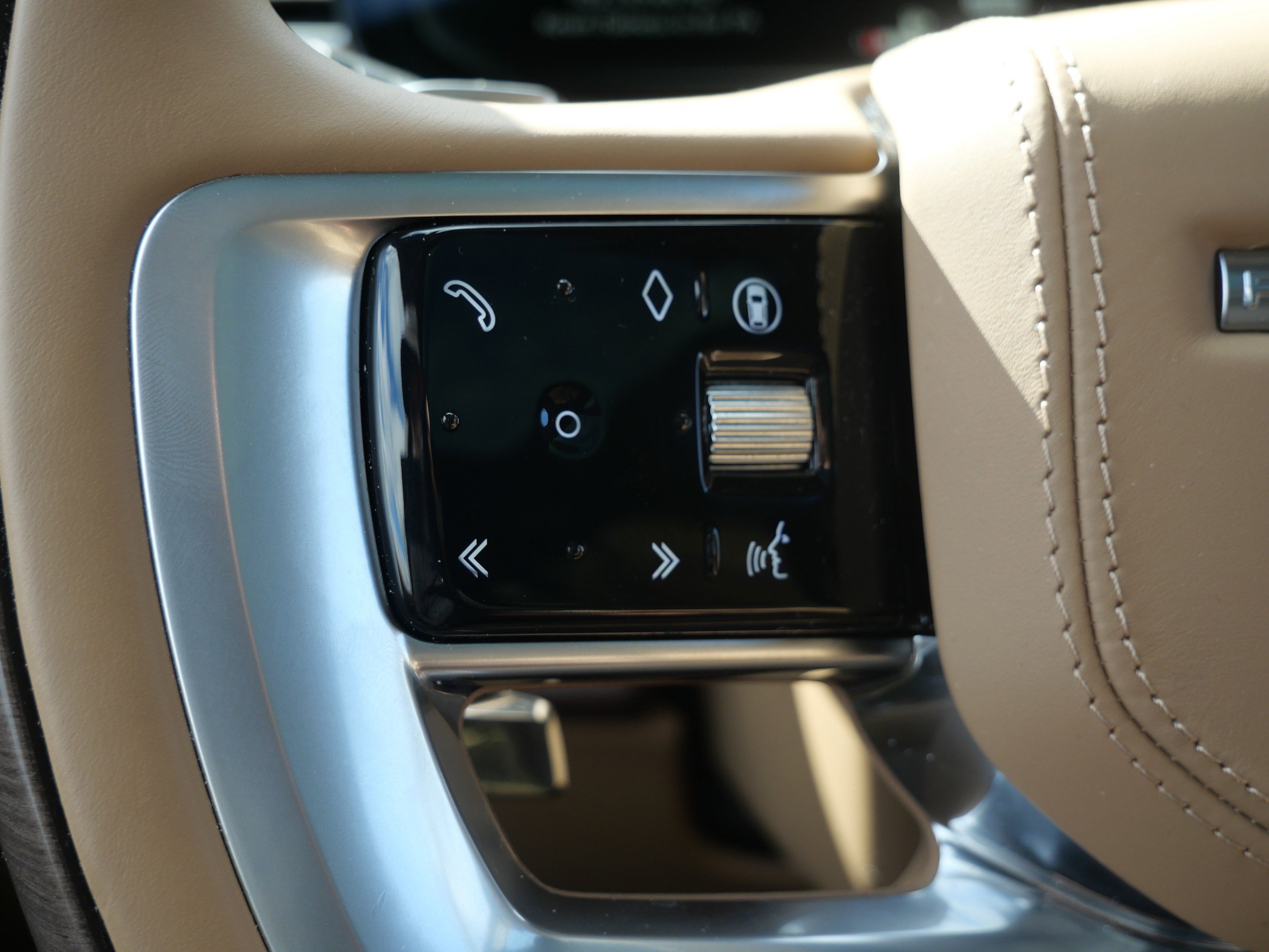 Certified 2025 Land Rover Range Rover Autobiography image 25