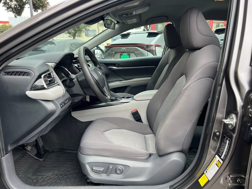 Used 2020 Toyota Camry LE image 12