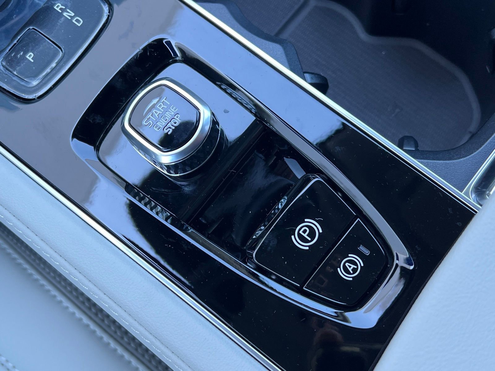 New 2026 Volvo XC90 B6 Ultra image 23