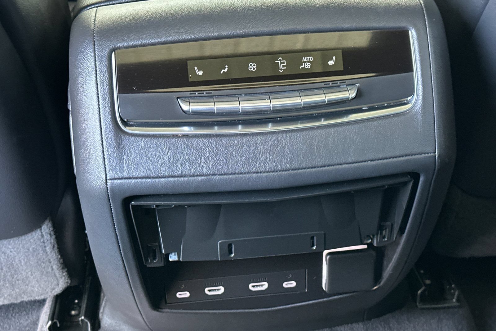 Certified 2023 Cadillac Escalade Sport AWD/4WD image 15