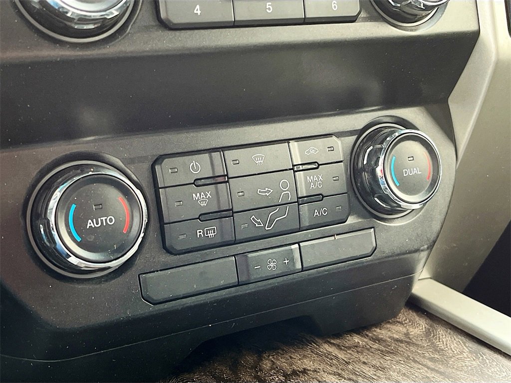 Used 2019 Ford F250 Lariat w/ Chrome Package image 16