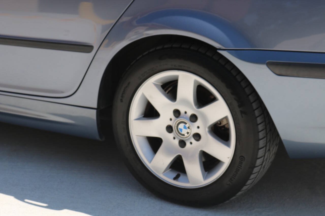 Used 2004 BMW 325xi Sedan AWD/4WD image 48