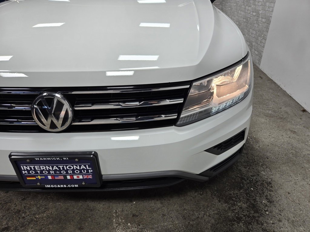 Used 2020 Volkswagen Tiguan SE w/ Panoramic Sunroof Package image 6