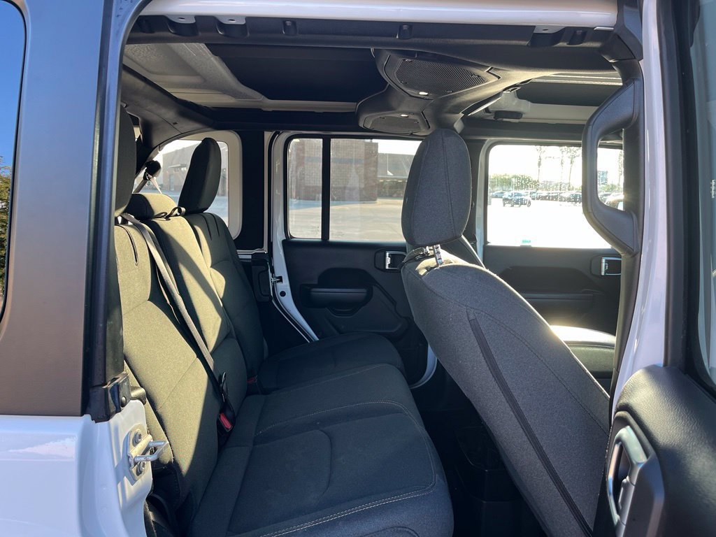Used 2024 Jeep Wrangler Unlimited w/ Technology Group AWD/4WD image 15