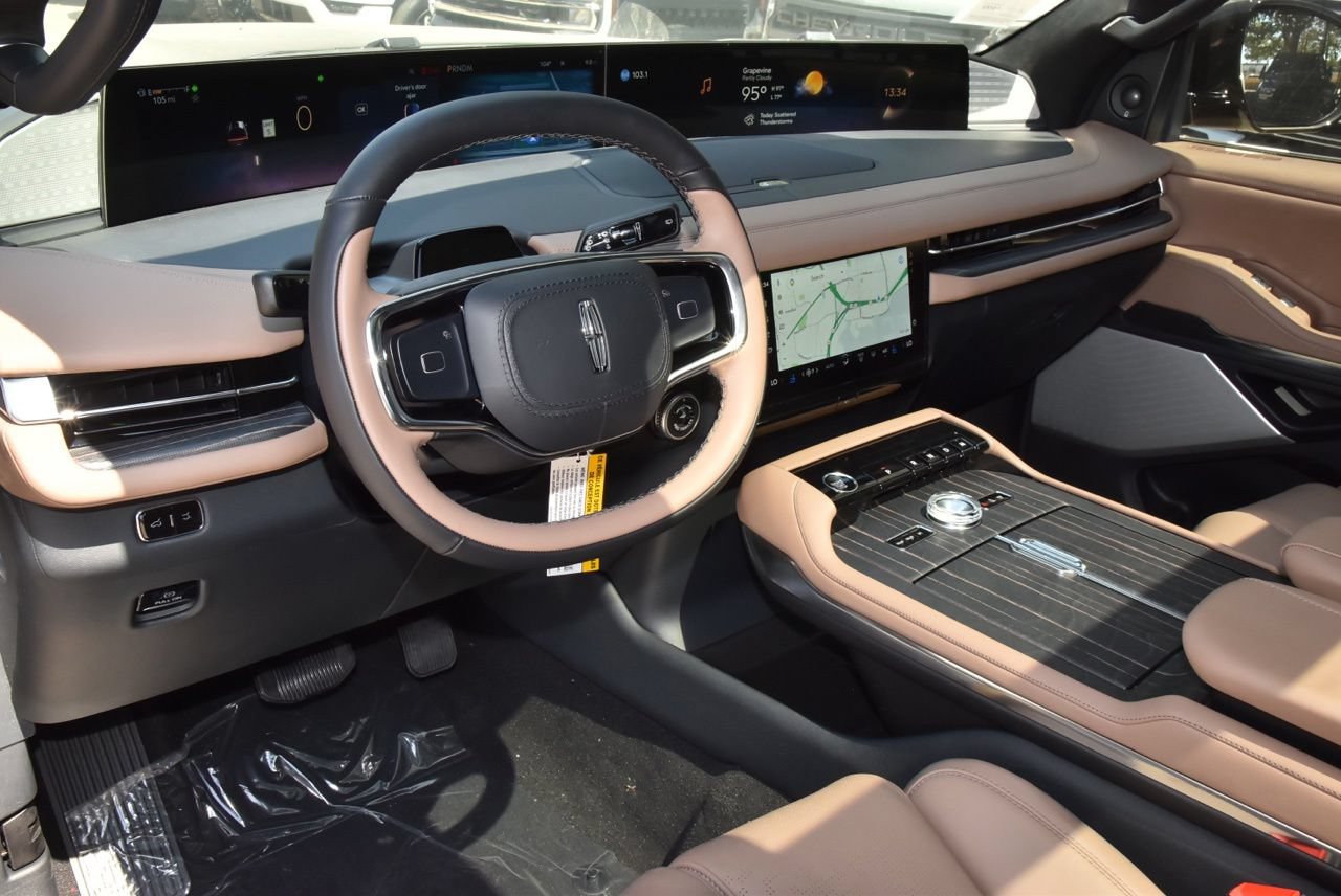 New 2027 Lincoln Navigator Black Label AWD/4WD image 38