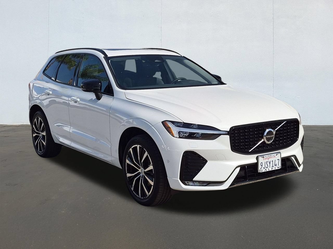 Certified 2024 Volvo XC60 B5 Plus AWD/4WD image 3