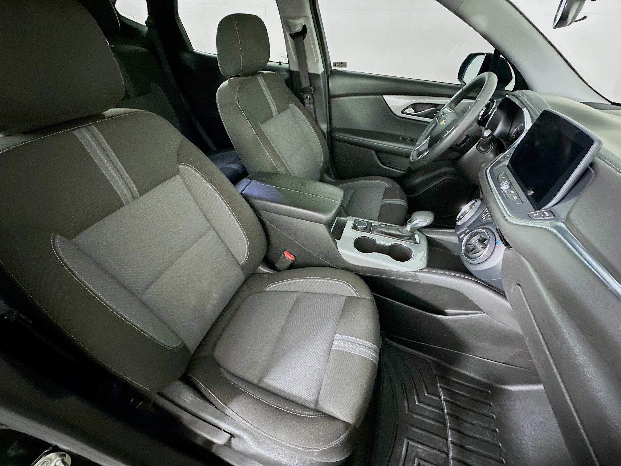 Used 2023 Chevrolet Blazer LT AWD/4WD image 30