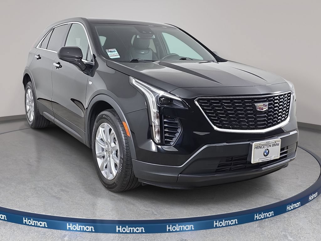 Used 2022 Cadillac XT4 Luxury w/ Cold Weather Package AWD/4WD image 4