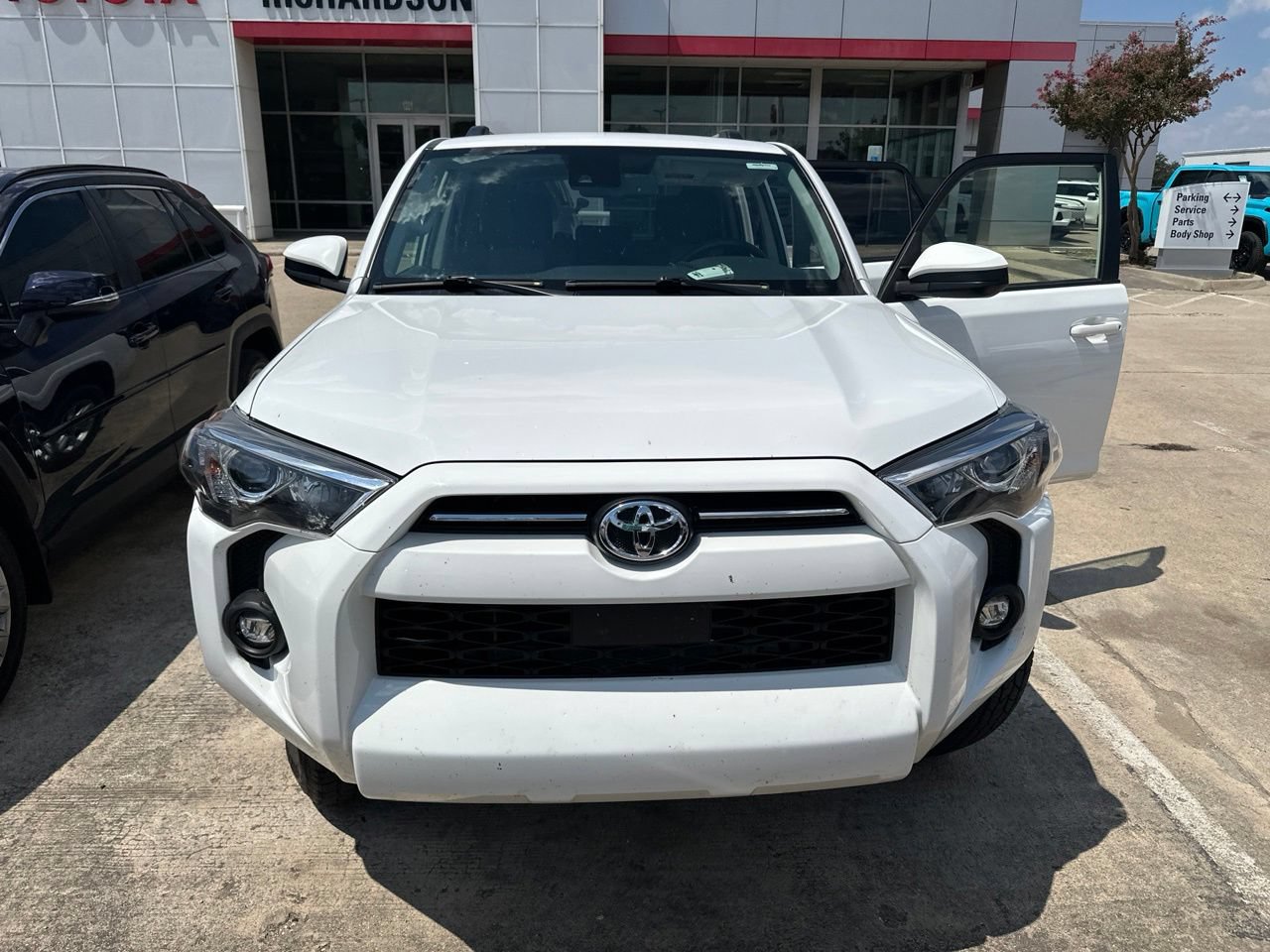 Used 2021 Toyota 4Runner SR5 AWD/4WD image 2