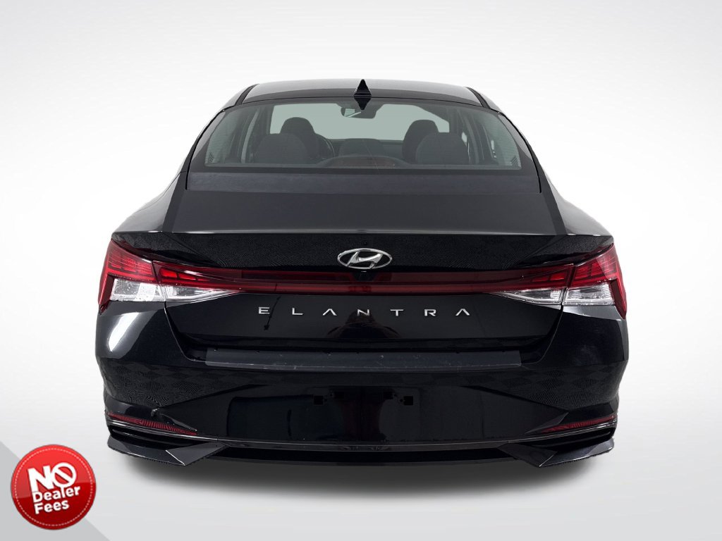 Used 2022 Hyundai Elantra SEL w/ Convenience + Premium Package FWD image 5