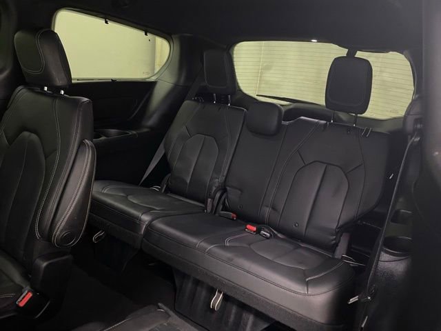 Used 2019 Chrysler Pacifica Touring-L Plus w/ S Appearance Package image 24