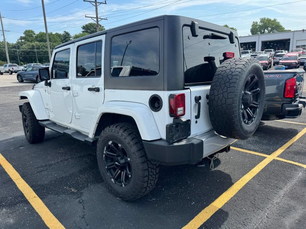 Used 2015 Jeep Wrangler Unlimited Sahara AWD/4WD image 8